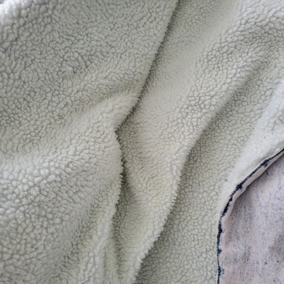 NEW NWT Forever 21 Light Blue Denim Jacket with White Sherpa-S - Picture 4 of 5